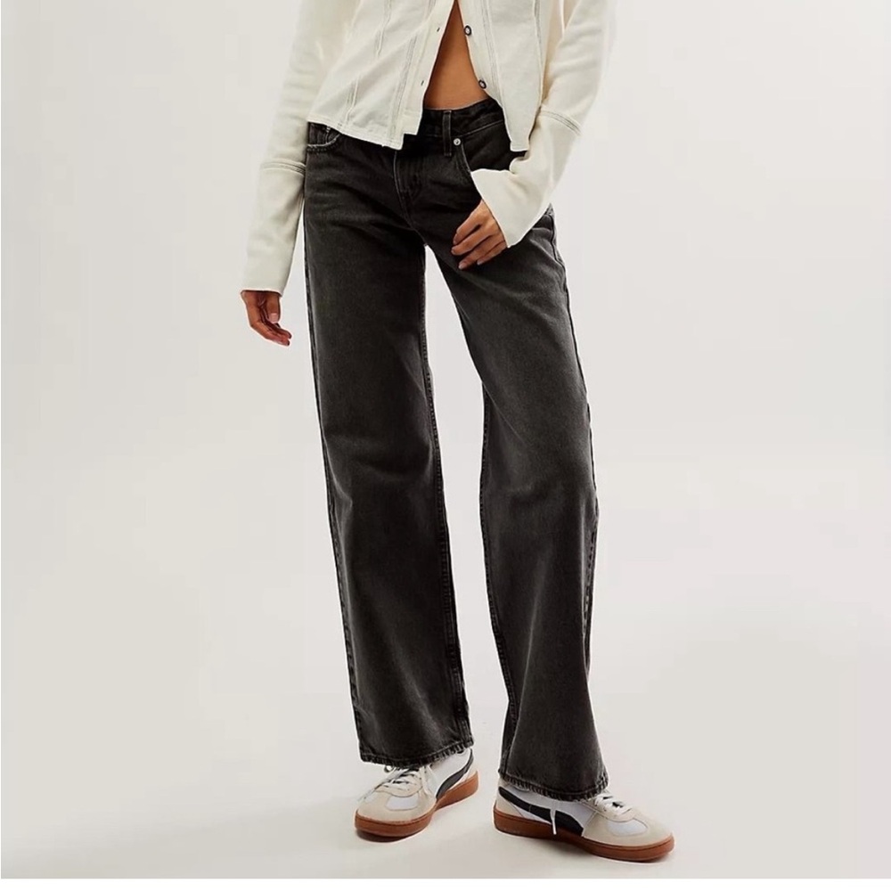 Levi’s Low Loose Black Jeans - Picture 8 of 8